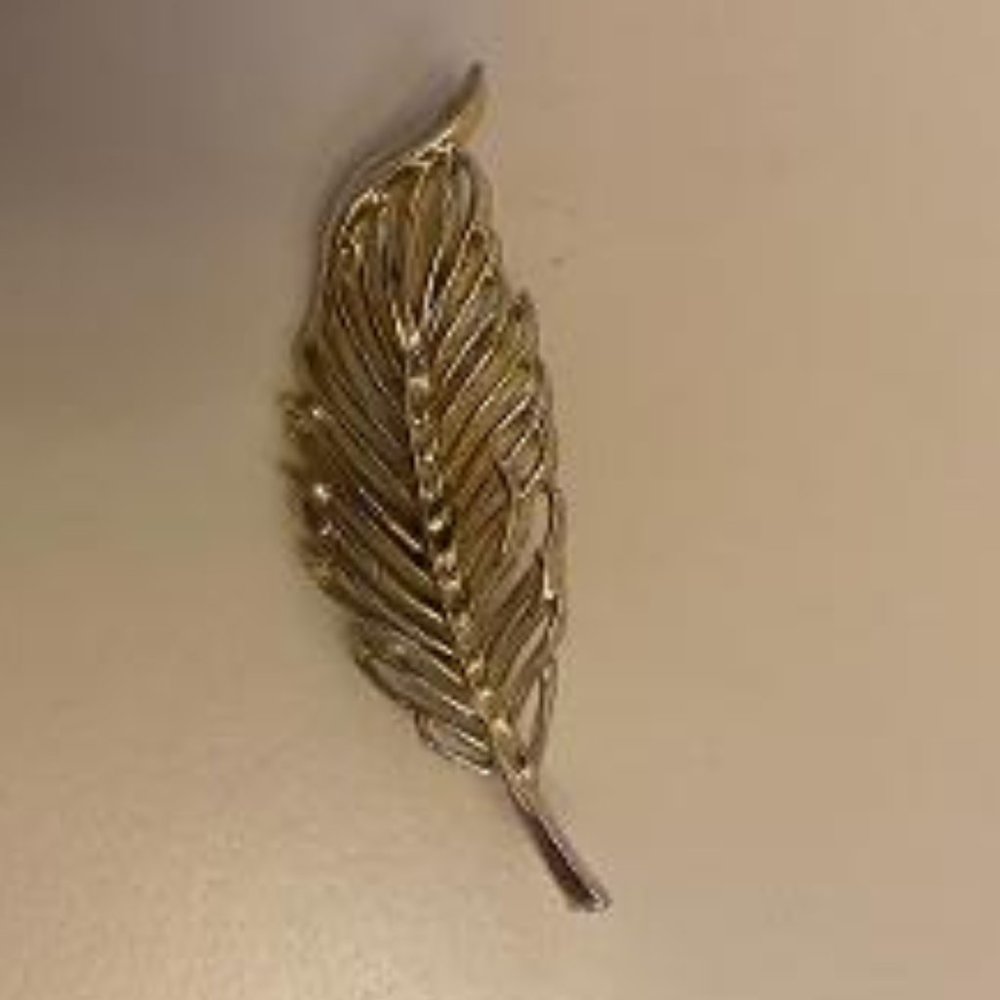 Gerry's Gold Tone Feather Brooch